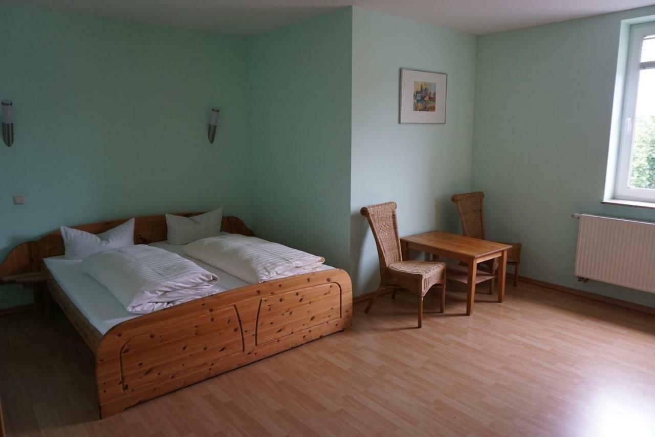 Hotel Am Bahnhof Waren  Dış mekan fotoğraf